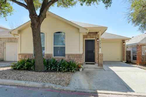 7219 Painter Way, San Antonio, TX, 78240-5245 | Card Image
