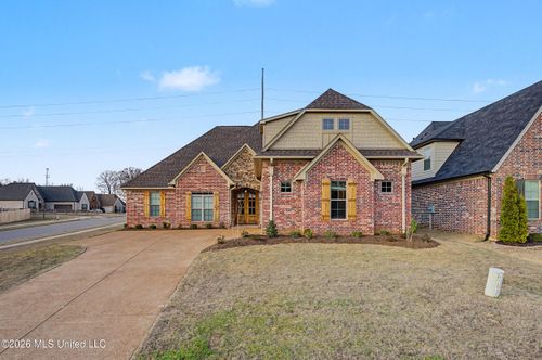 3292 Kreunen St, Nesbit, MS, 38651-2515 | Card Image