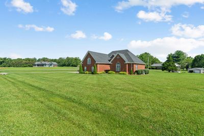 33 Sunrise Dr, House other with 3 bedrooms, 2 bathrooms and 2 parking in Lafayette TN | Image 3