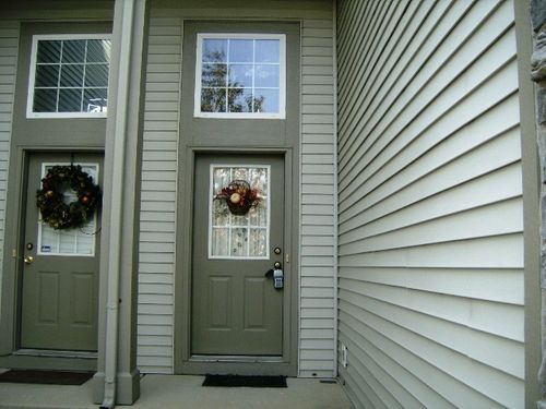 457 Metropolitan St, Aurora, IL, 60502-8935 | Card Image