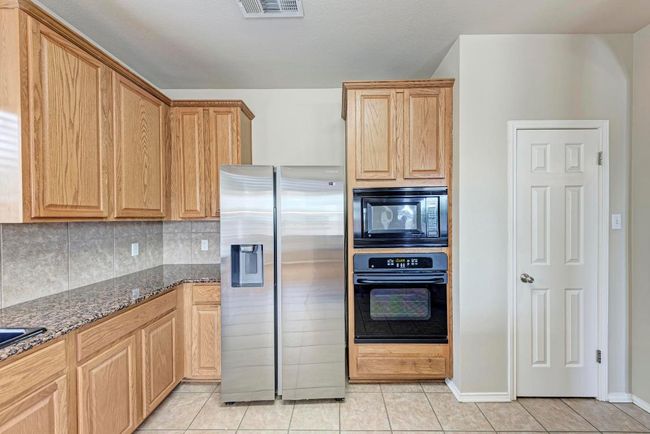 11512 Shadow Creek Dr, House other with 4 bedrooms, 2 bathrooms and 4 parking in Manor TX | Image 15