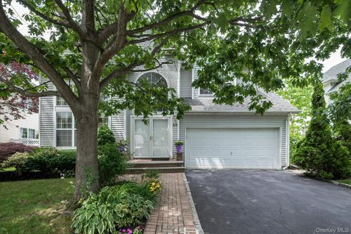 23 Honeysuckle Court, Huntington, NY, 11747 | Card Image