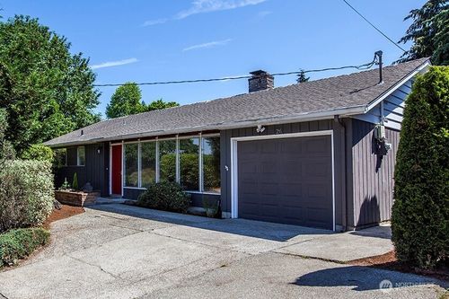 26 6th Street S, Kirkland, WA, 98033 | Card Image
