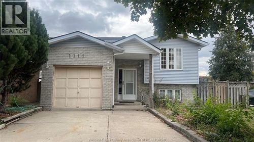 1111 Brookview Cres, Windsor, ON, N8W5H4 | Card Image
