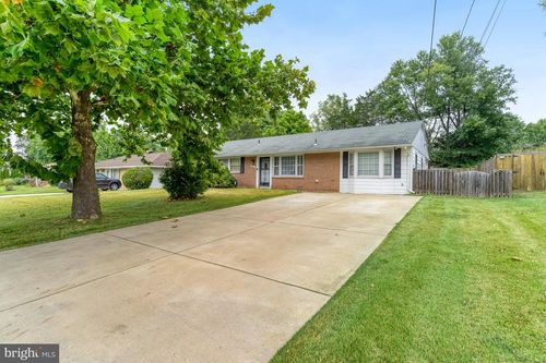 14712 Braddock Rd, CENTREVILLE, VA, 20120-1211 | Card Image