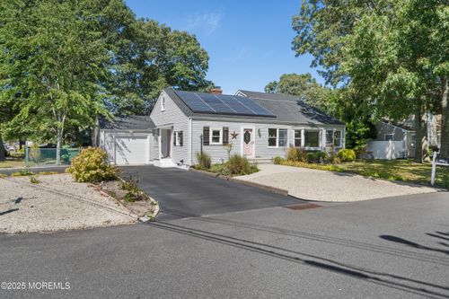 315 Tudor Ave, Pine Beach, NJ, 08741-1432 | Card Image