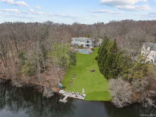19 Millertown Rd, Bedford, NY, 10506-1304 | Card Image