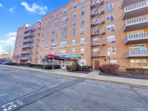 6a-8439 153rd Avenue, New York, NY, 11414 | Card Image