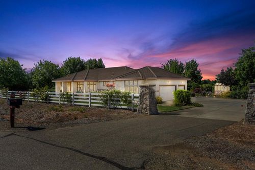 11880 Gidaro Dr, Elk Grove, CA, 95624-9394 | Card Image