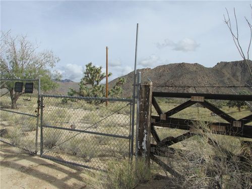 11690 S Alan Rd Road, Yucca, AZ, 86438 | Card Image