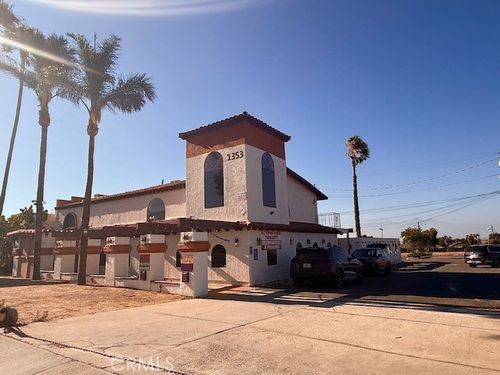 1353 W 6th St, Corona, CA, 92882 | Card Image