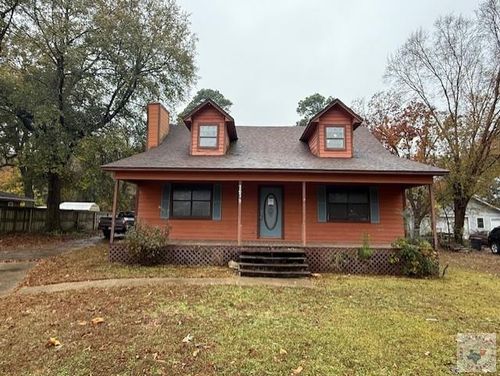 203 1/2 Memorial Dr, Wake Village, TX, 75501-0273 | Card Image