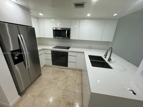 1003-2101 Brickell Ave, Miami, FL, 33129-2104 | Card Image
