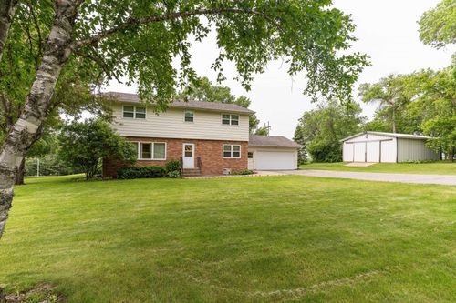 524 Woodland Dr, Fergus Falls, MN, 56537-4600 | Card Image