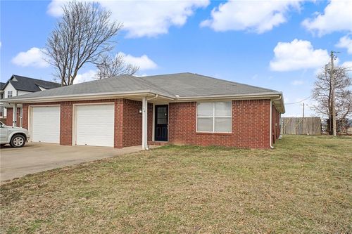 194 Hall Dr, Pea Ridge, AR, 72751-3618 | Card Image