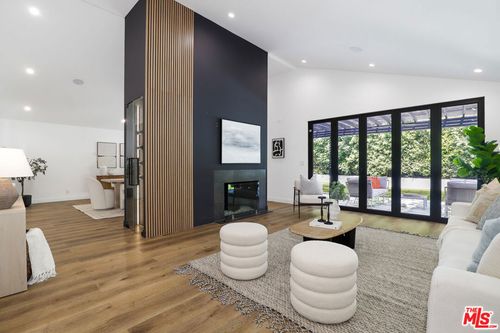 5900 Nita Ave, Woodland Hills, CA, 91367-3313 | Card Image