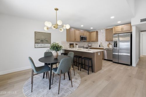 4-3033 N 39th St, Phoenix, AZ, 85018-7124 | Card Image