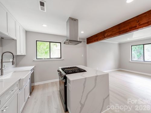 4925 Springview Rd, Charlotte, NC, 28213-6760 | Card Image