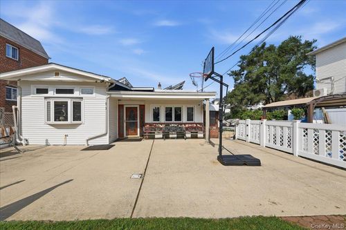 672 Drew Street, New York, NY, 11208 | Card Image