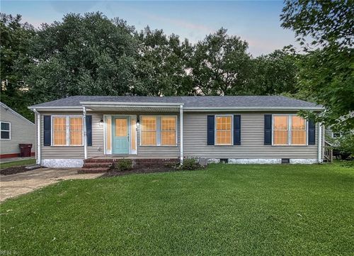 1068 Saint Julian Dr, Chesapeake, VA, 23323-6010 | Card Image