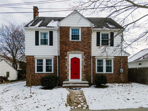 52 Parkside Dr, Providence, RI, 02910-2329 | Card Image