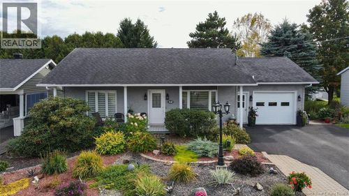 43 Belisle Ave, House with 4 bedrooms, 2 bathrooms and null parking in Edmundston NB | Card Image