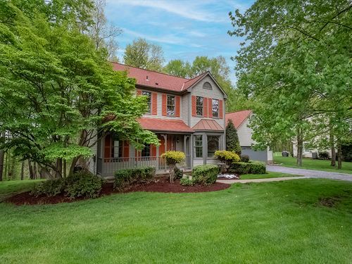 142 Gristmill Ln, Zelienople, PA, 16063-3118 | Card Image