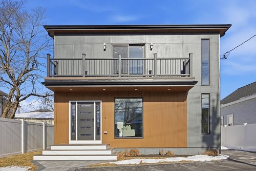 179 Lake St, Waltham, MA, 02451 | Card Image