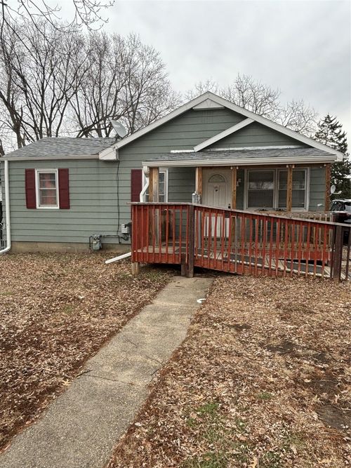 3215 Sw 7th St, Des Moines, IA, 50315-7652 | Card Image