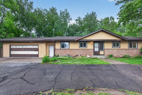 3921 Williston Road, Minnetonka, MN, 55345 | Card Image