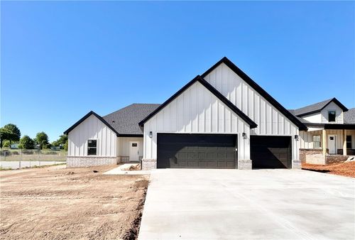 2221 Crane Ave, Pea Ridge, AR, 72751-3068 | Card Image