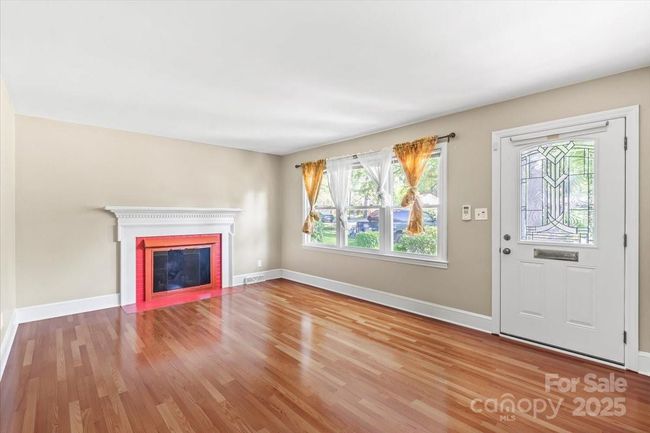 Living Room | Image 6