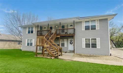 702 E 7th St, Maryville, MO, 64468-1879 | Card Image