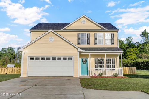 519 Huffmantown Rd, Richlands, NC, 28574-6213 | Card Image