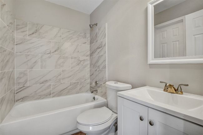 Primary Bathroom | Image 13