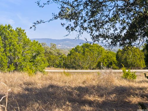 1046 Buckskin Trl, Bandera, TX, 78003-5062 | Card Image