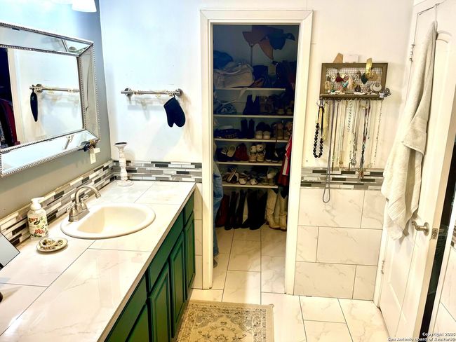 175 Columbus St, House other with 3 bedrooms, 3 bathrooms and null parking in Mcdade TX | Image 15