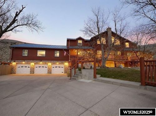 717 Scarlet Dr, Rawlins, WY, 82301-4011 | Card Image