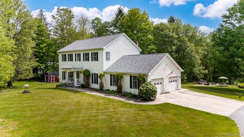 369 Grey Rd, South Fallsburg, NY, 12779-6015 | Card Image