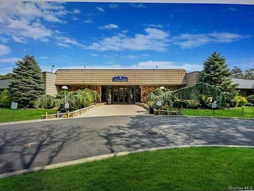 594 Blue Ridge Drive, Brookhaven, NY, 11763 | Card Image