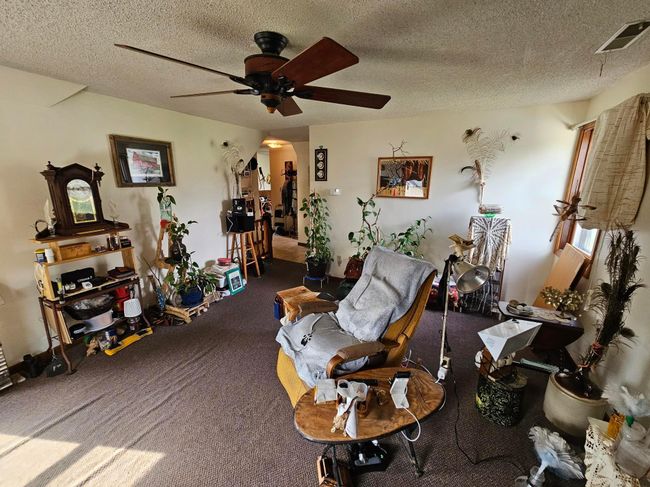 Living Room/Unit 2 | Image 21
