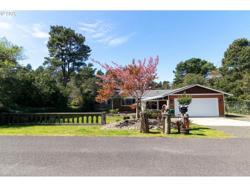 4726 Sea Breeze Ln, Florence, OR, 97439-9015 | Card Image