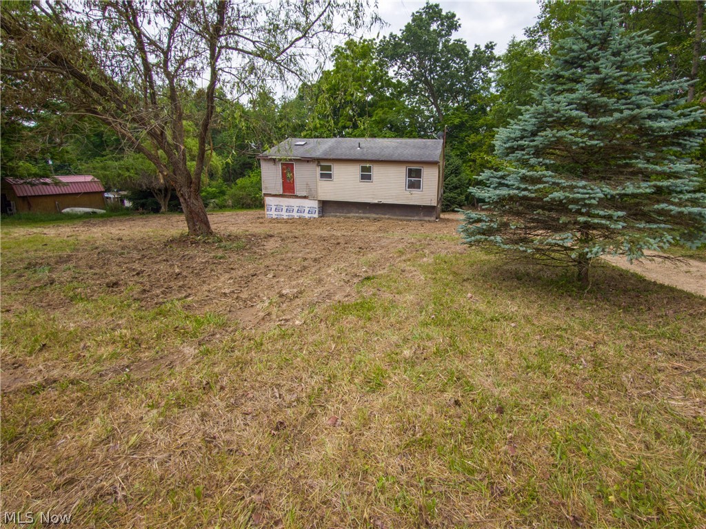 Hilltop St, Carrollton, OH 44615