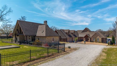56281 E 305 Rd, Afton, OK, 74331-2903 | Card Image