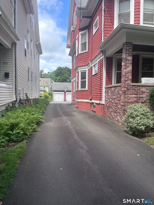 428 Central Ave, New Haven, CT, 06515-2208 | Card Image