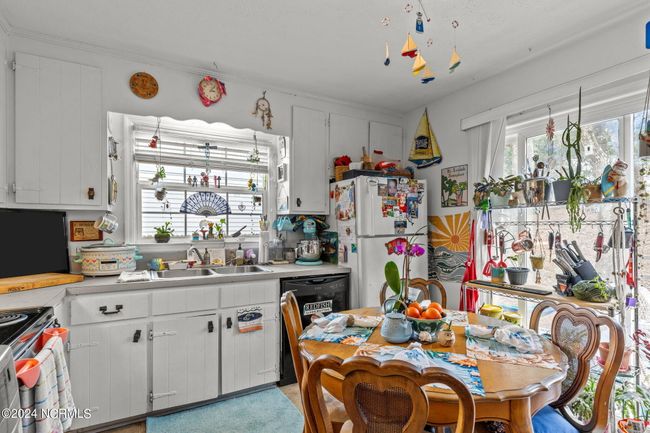 east unit | Image 27