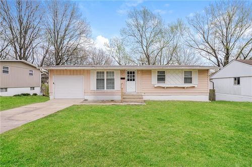 9411 Farley Ave, Kansas City, MO, 64138-4809 | Card Image