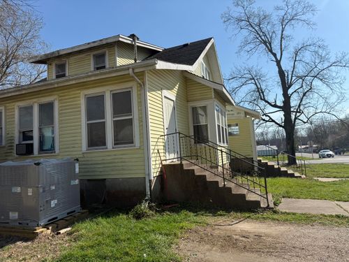 209 W Rose Ave, Crane, MO, 65633-9165 | Card Image