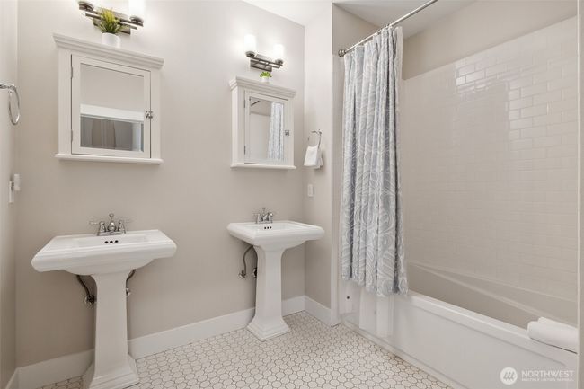 211 Market St, Townhouse with 3 bedrooms, 4 bathrooms and 1 parking in Pacific Beach WA | Image 14