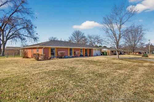 1307 Se Greystone Avenue, Bartlesville, OK, 74006 | Card Image